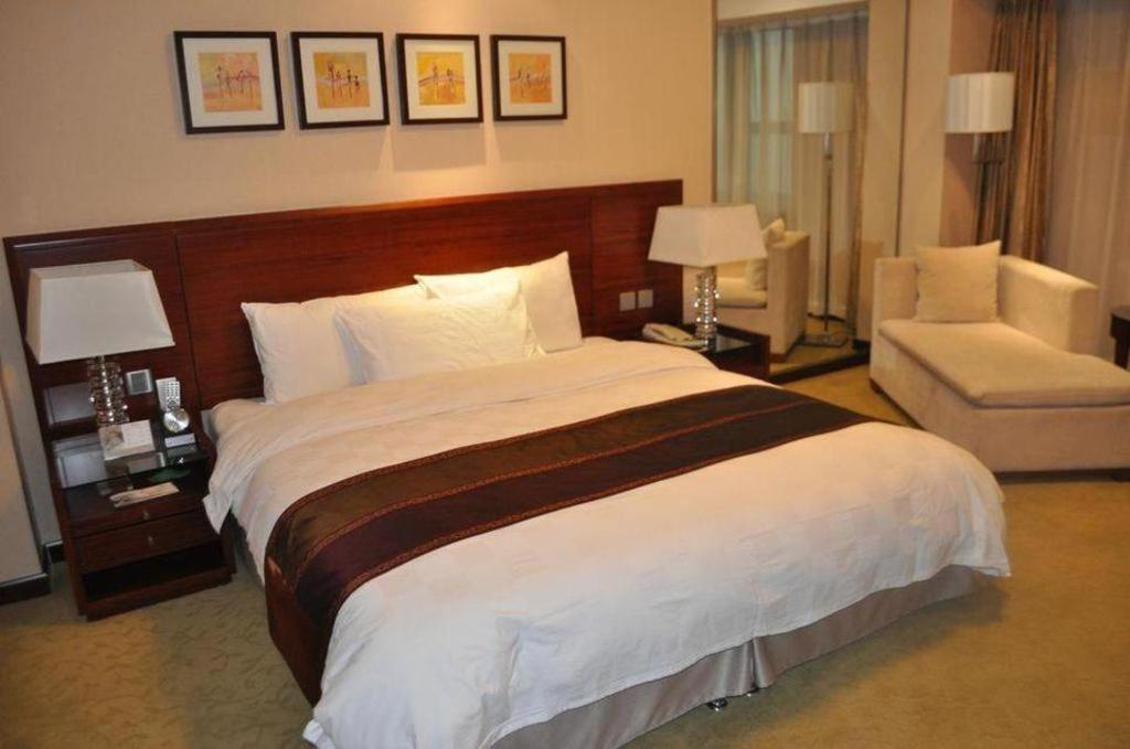 Ramada Plaza Shenyang Citycenter Esterno foto