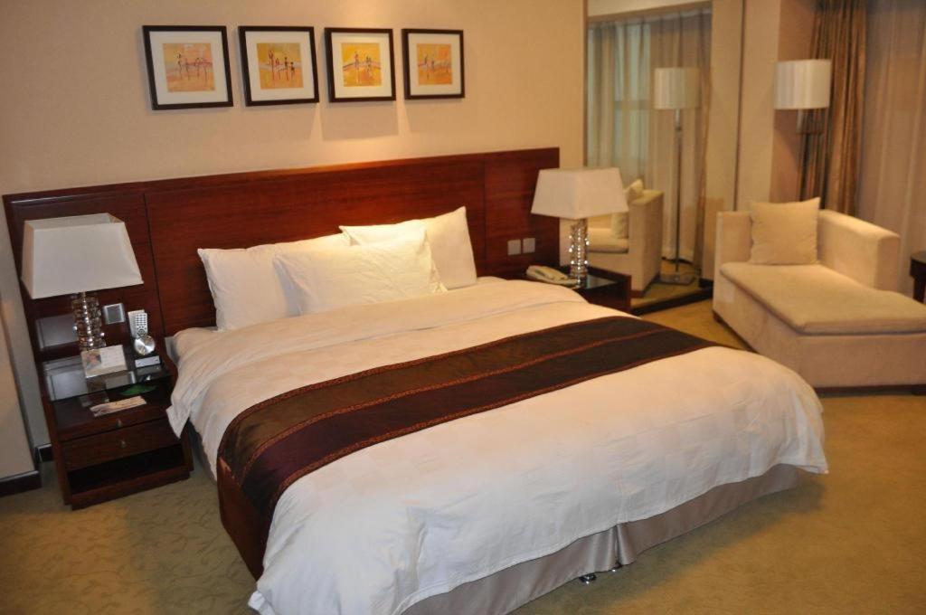 Ramada Plaza Shenyang Citycenter Esterno foto