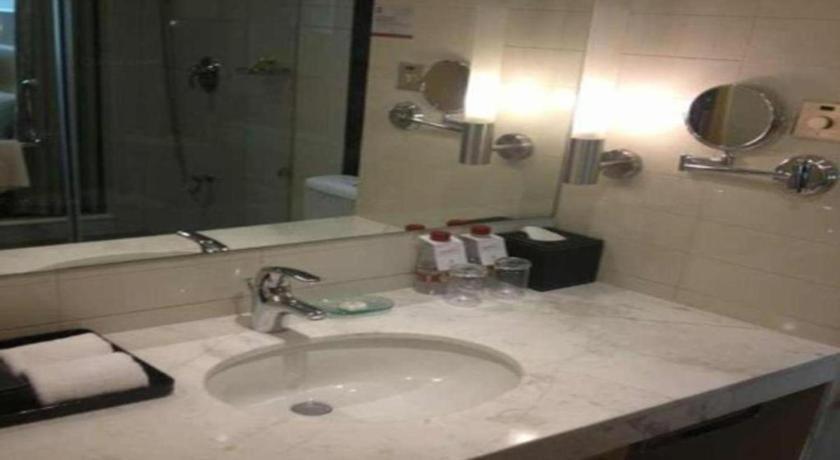 Ramada Plaza Shenyang Citycenter Esterno foto