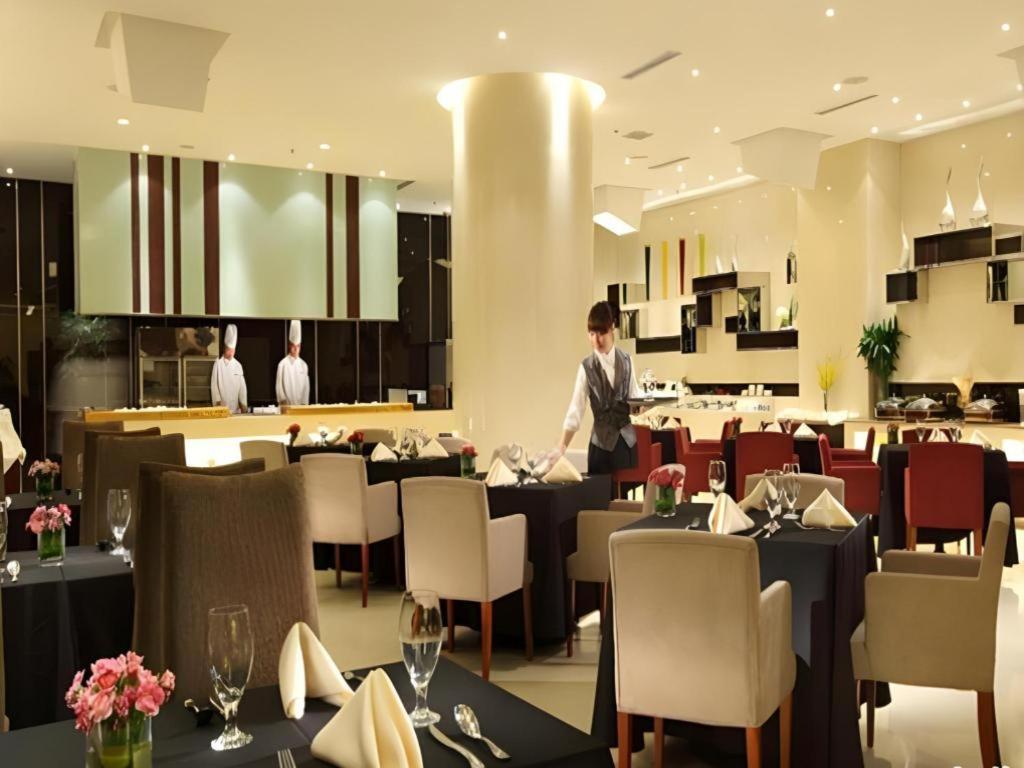 Ramada Plaza Shenyang Citycenter Esterno foto